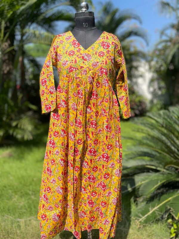 ZINNIA BLOOMS ALIA CUT KURTA