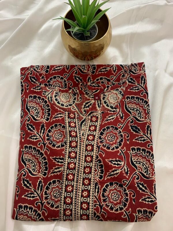FLORAL PRINTED STRAIGHT KURTA
